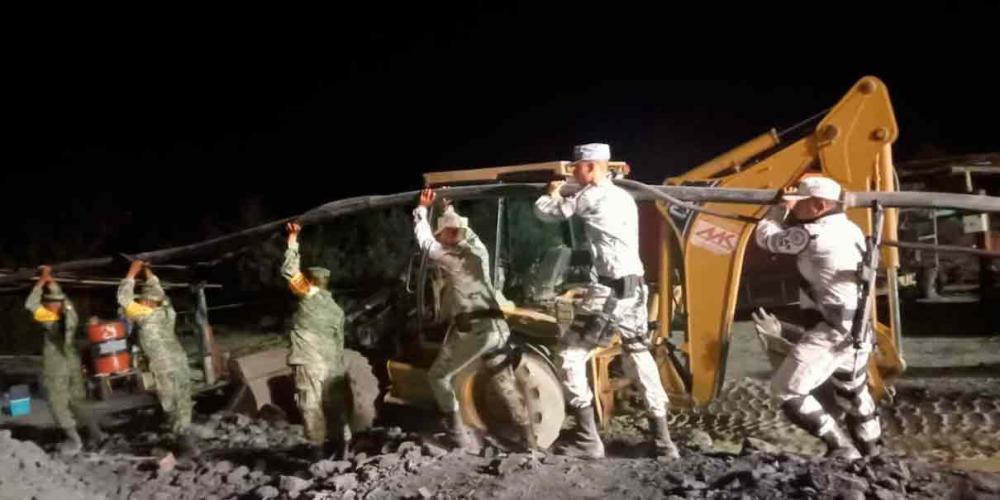 Siguen atrapados 10 mineros en Coahuila