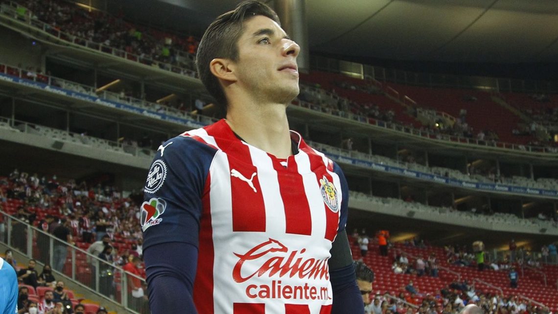 ¡Alta tensión! “Cone” Brizuela manda a callar a la afición de Chivas