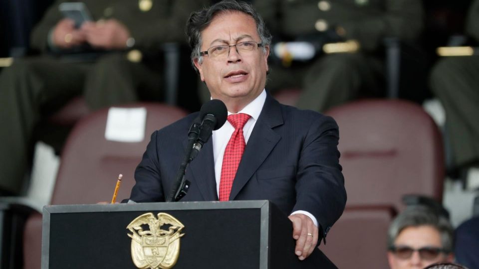 Colombia: Atacan a tiros el convoy del presidente Gustavo Petro