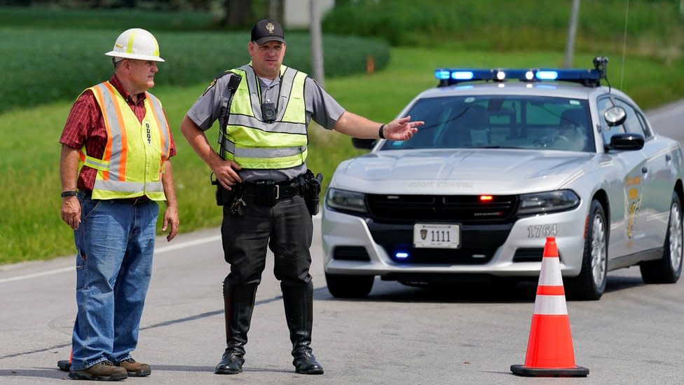 Hombre armado irrumpe en oficina del FBI en Ohio