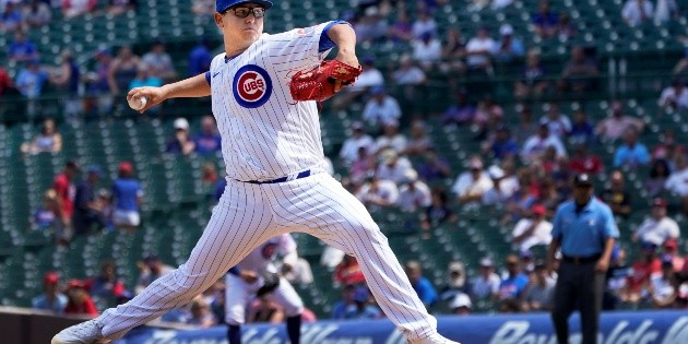 El mexicano Javier Assad tiene un debut brillante en Grandes Ligas