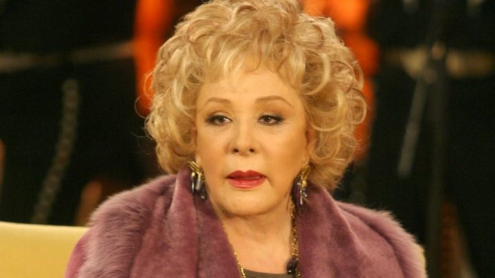 Grandes figuras del espectáculo acuden a Bellas Artes para homenajear a Silvia Pinal