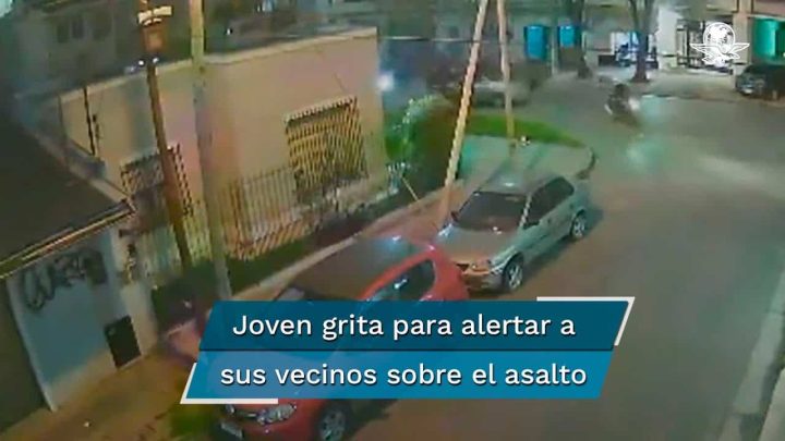 Hombre atropella a ladrón y le regresa el celular a la víctima