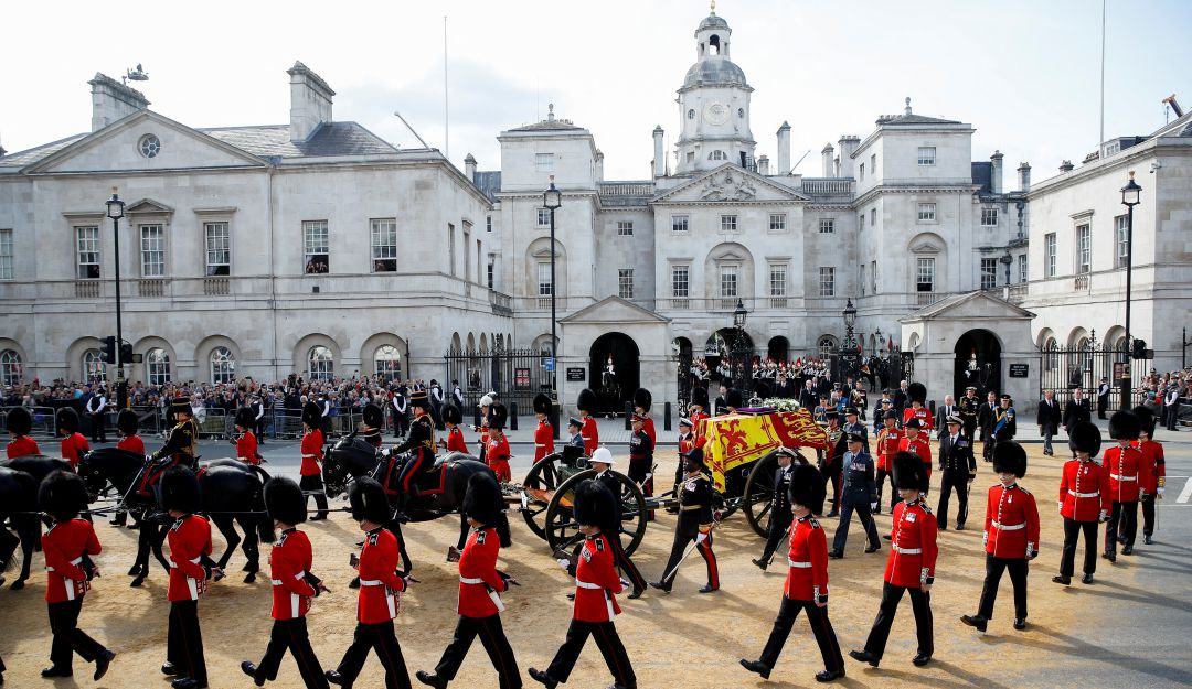 Londres inicia su multitudinario adiós a Isabel II