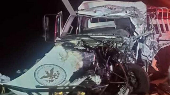 Camión de la Guardia Nacional choca en autopista Oaxaca-México; reportan un muerto