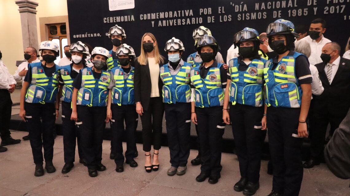 Reconoce Gobierno a personas e instituciones dedicadas a proteger la vida de los demás