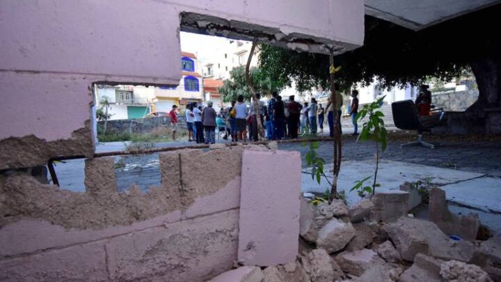 López Obrador lamenta muerte de 2 personas tras sismo de 7.7
