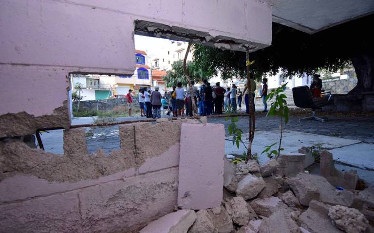López Obrador lamenta muerte de 2 personas tras sismo de 7.7