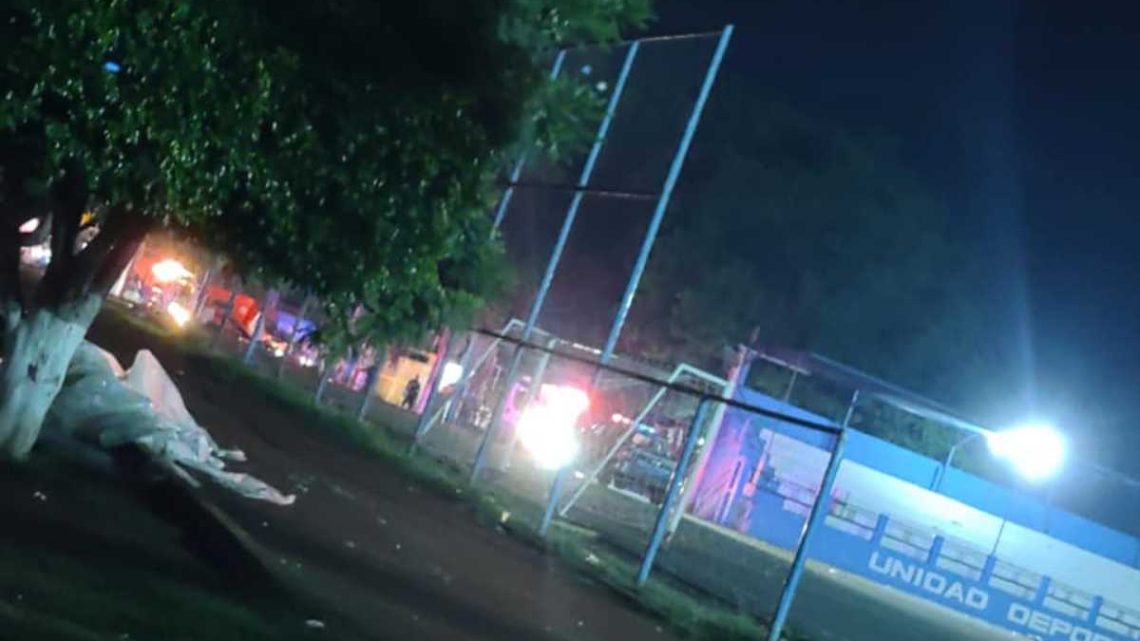 Balacera en campo de futbol en Morelos deja cuatro muertos