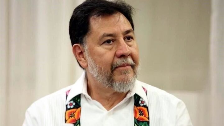 Noroña confunde ataúd de la Reina Isabel II con el de José José y se burlan en redes