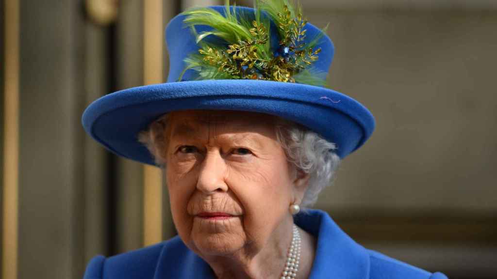 Preocupación en Gran Bretaña por salud de la reina Isabel II
