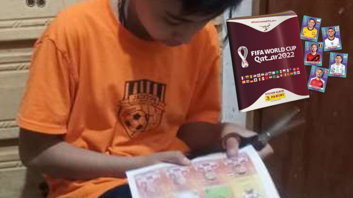 Por falta de recursos, papá mexicano imprime estampas del mundial para su hijo