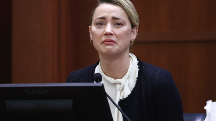 Amber Heard pide prestado y sus amigos le dan la espalda