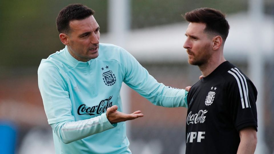 Argentina extiende contrato a Scaloni tras larga racha sin perder