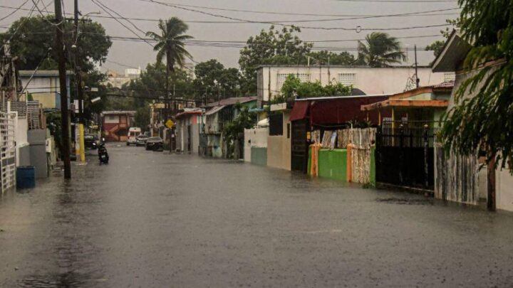 “Fiona” azota República Dominicana tras dejar “daños catastróficos” en Puerto Rico