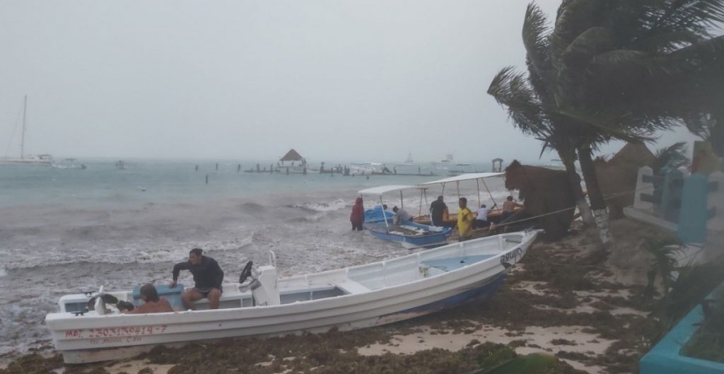 “Ian” se intensifica a huracán categoría 1