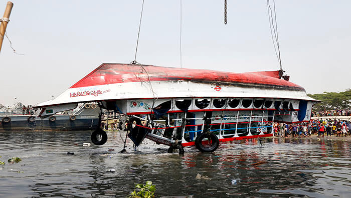 Mueren al menos 24 personas tras naufragio en Bangladesh