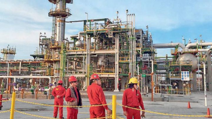 Pemex mantendrá plantilla de personal en 2023; la CFE abrirá 660 plazas