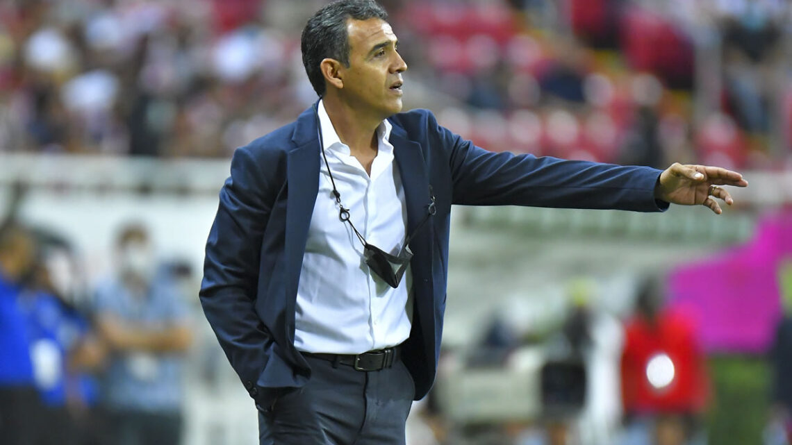 Ricardo Cadena acepta multa por críticas al arbitraje