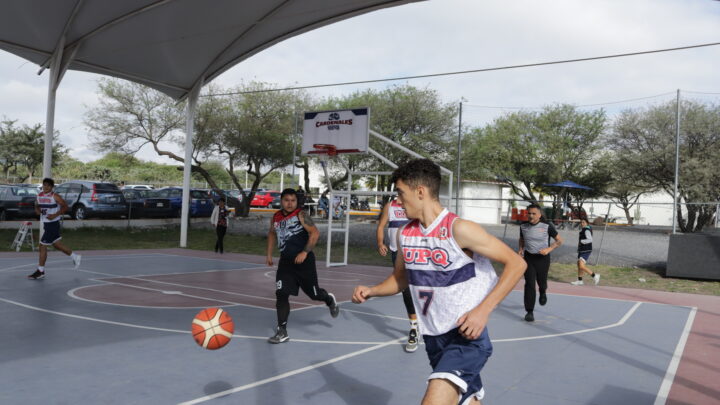 Fortalece UPQ identidad universitaria con Cardenal Fest