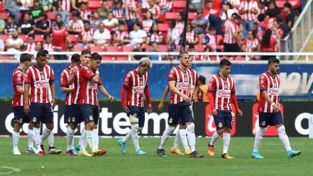 Chivas suma un fracaso más en la gestión de Peláez
