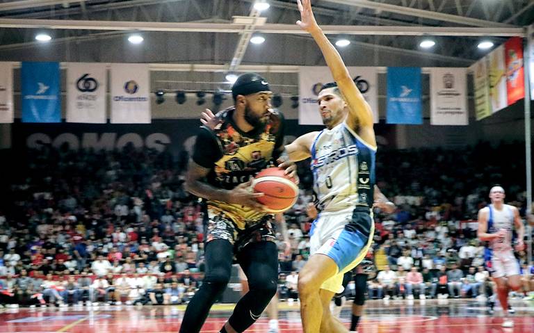 Astros derrota a Mineros en tiempo extra