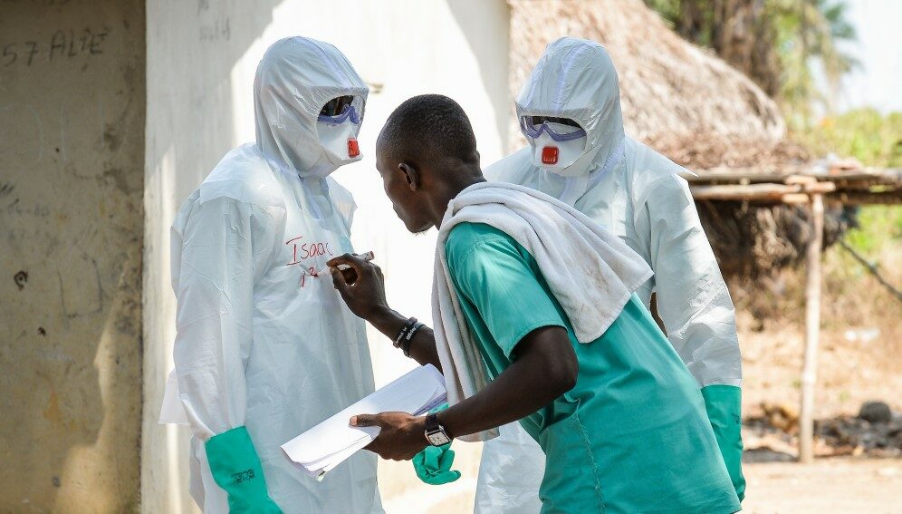 Crece miedo por brote de ébola en Uganda; hay seis niños infectados