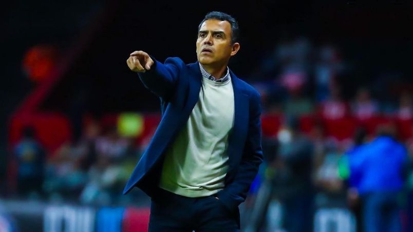 ¡Oficial! Chivas se despide de Ricardo Cadena