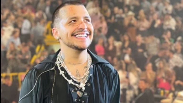 Christian Nodal: Fanáticos del cantante corean insultos contra Belinda