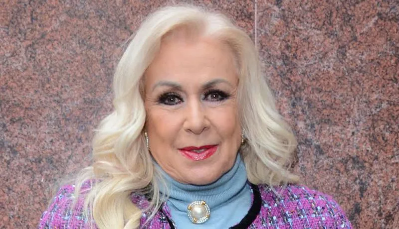 Esto opina Laura Zapata del último éxito musical de Thalía