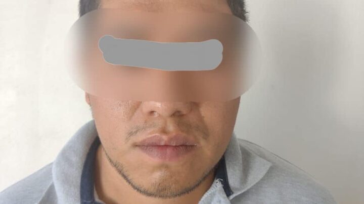 Policía municipal asegura a sujeto que fue acusado de agredir a su pareja en Antigua Panamericana.