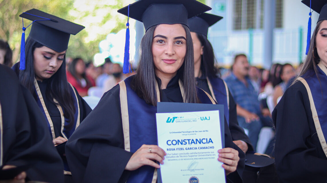 Egresados de la UTSJR impulsarán desarrollo en la sierra queretana