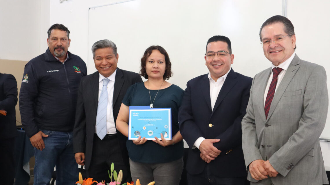 Fortalecen competencias tecnológicas en CECyTEQ