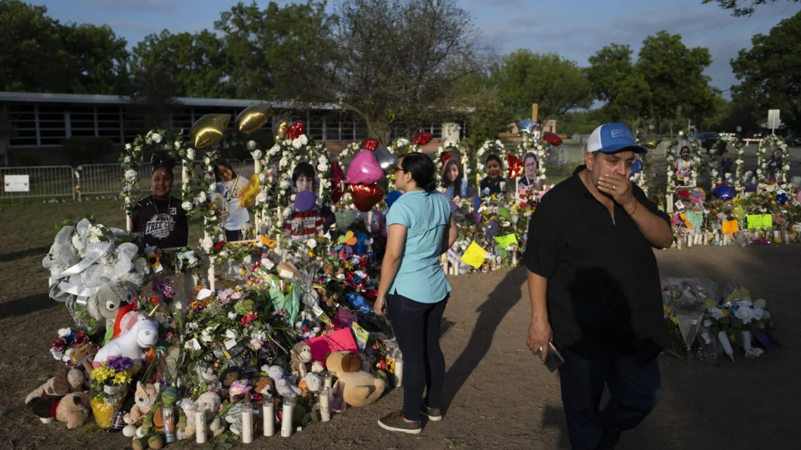 Madre de víctima de masacre de Uvalde entabla demanda