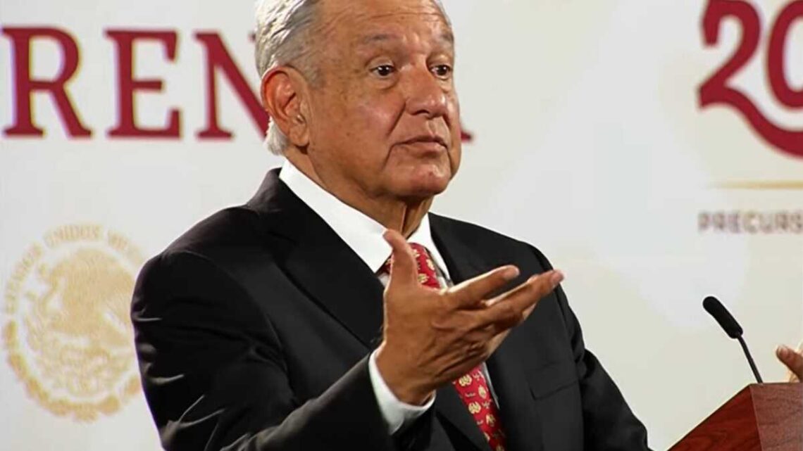 López Obrador defiende investigación de caso Ayotzinapa