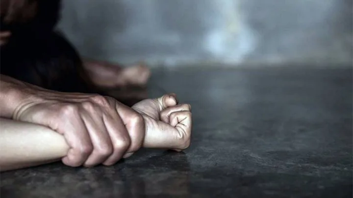 Sacerdote de vudú viola dos veces a una mujer a punta de cuchillo en Miami