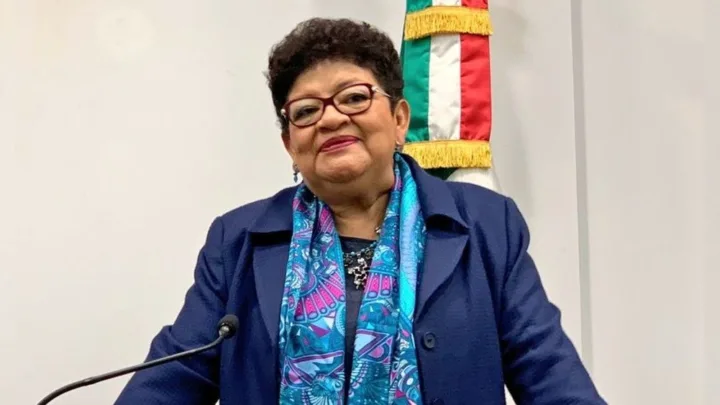 Ernestina Godoy es una mujer ejemplar, recta y honesta: López Obrador