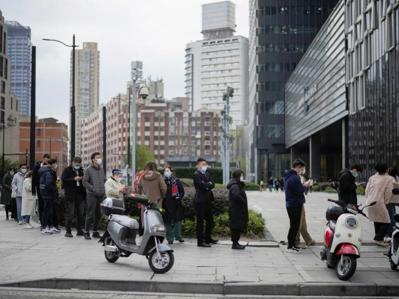 COVID: Con restaurantes clandestinos y bares secretos esquivan las normas en China