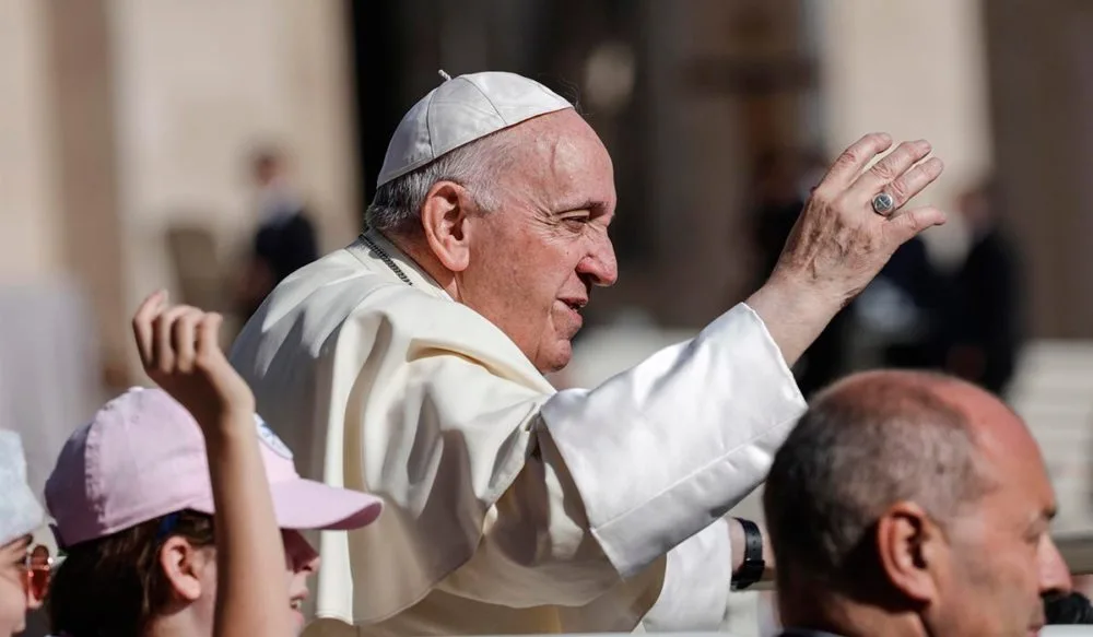 La razón por la que el Papa Francisco firmó una carta de renuncia
