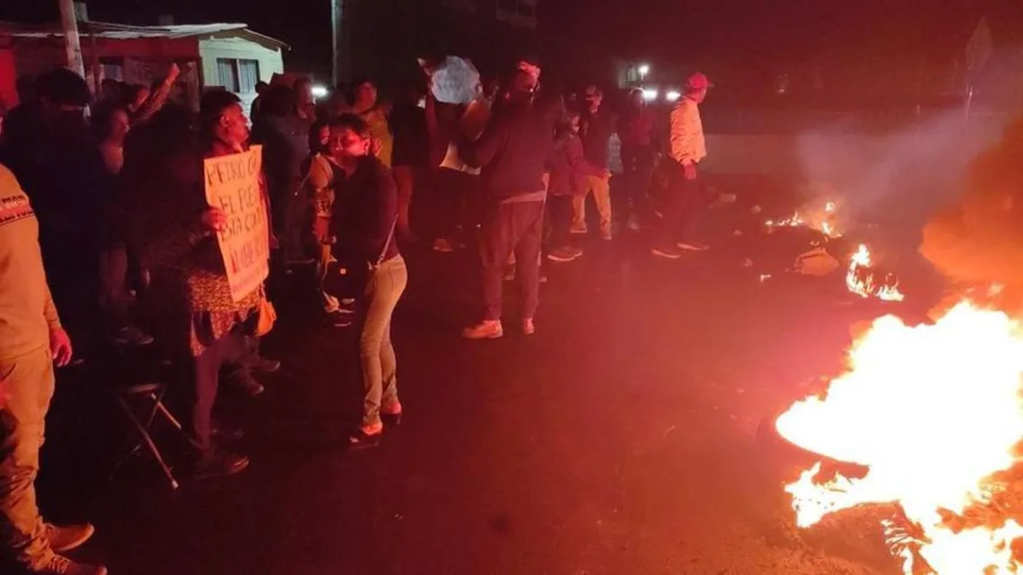 Evacúan a 200 turistas varados en Machu Picchu por protestas en Perú