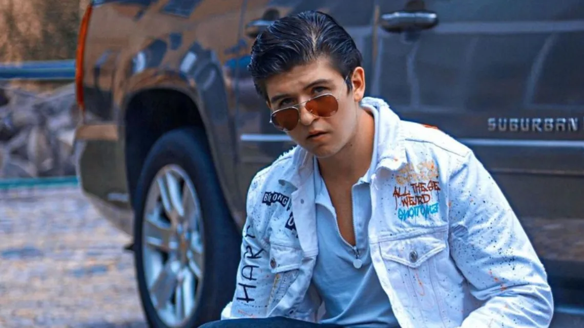 Joven denuncia que “Fofo” Márquez la amenazó por no salir con él