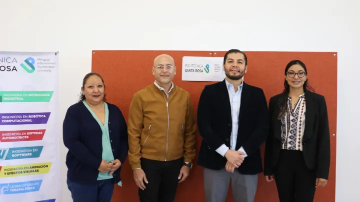 Reciben 211 egresados de la UPSRJ sus cédulas electrónicas