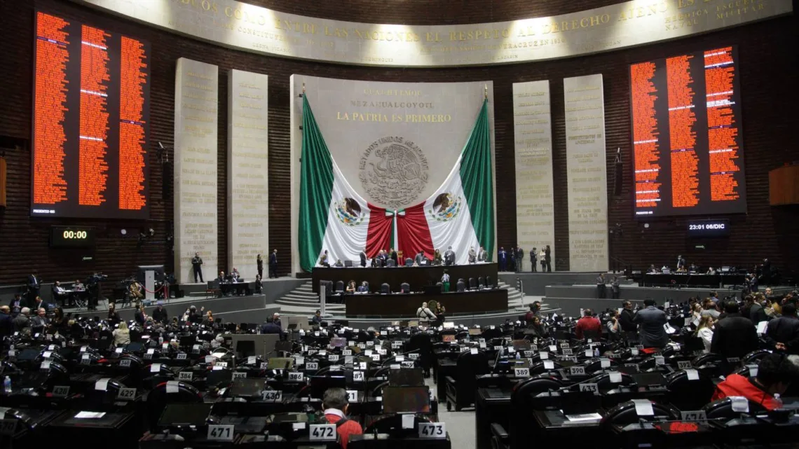 Diputados aprueban en lo general Plan B electoral
