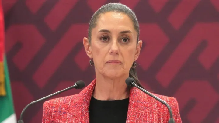La mandataria mexicana exigió respeto ante las múltiples deportaciones y denunció la criminalización de la migración