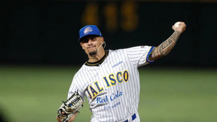 Charros vencen a Sultanes y todavía viven