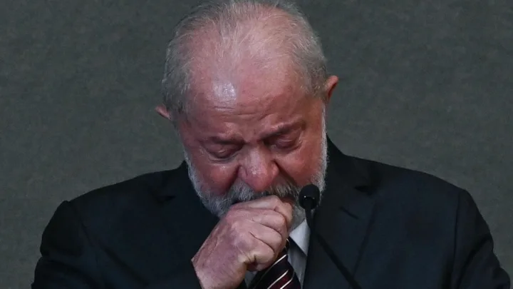 Lula llora al ser certificado presidente electo de Brasil por tercera vez