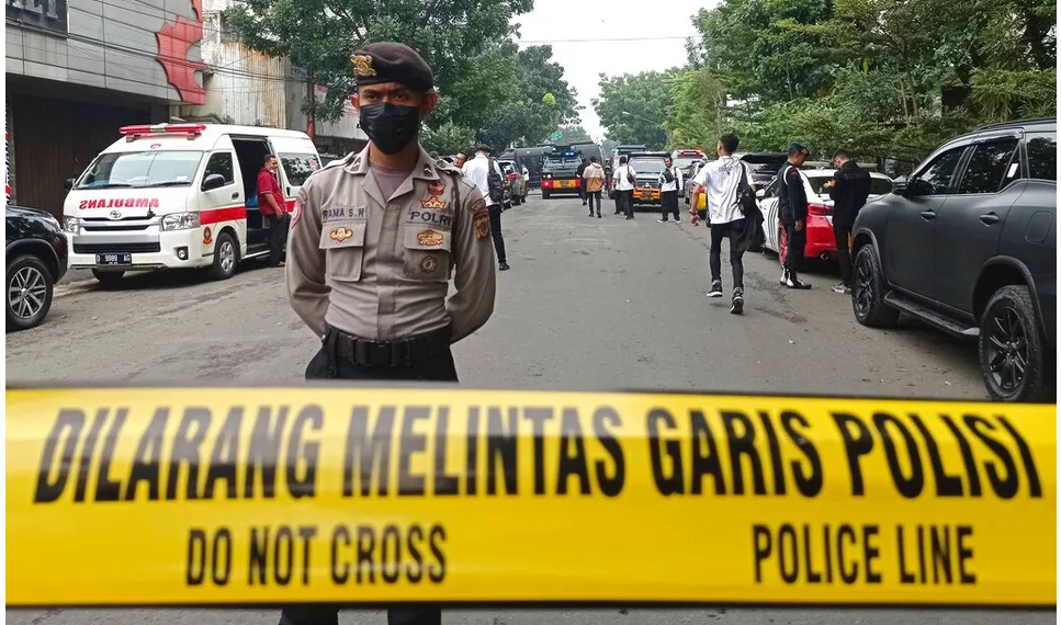 Atentado suicida con bomba causa un muerto y tres heridos en Indonesia