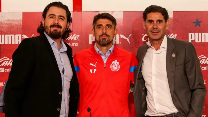 Chivas: Amaury Vergara guarda silencio sobre posibles refuerzos