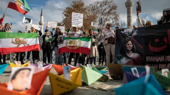 Irán ejecuta en público a un segundo condenado a muerte por participar en protestas