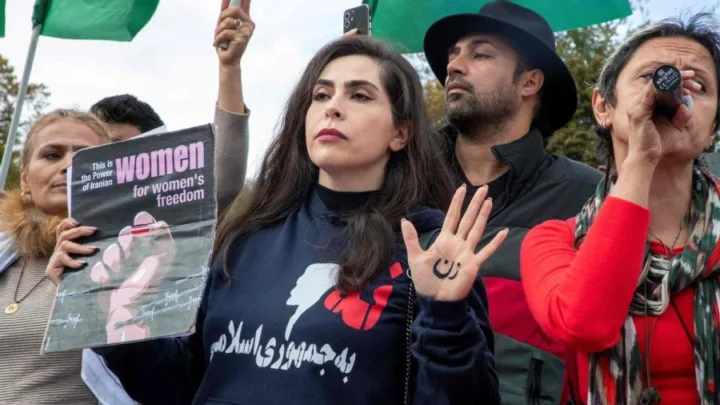 Tras meses de protestas, Irán disuelven la policía de la moral